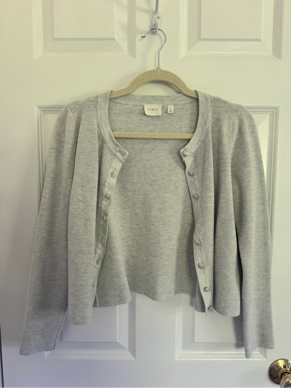 Cyrus Light Gray Button-Front Women's Cardigan Sweater crop small